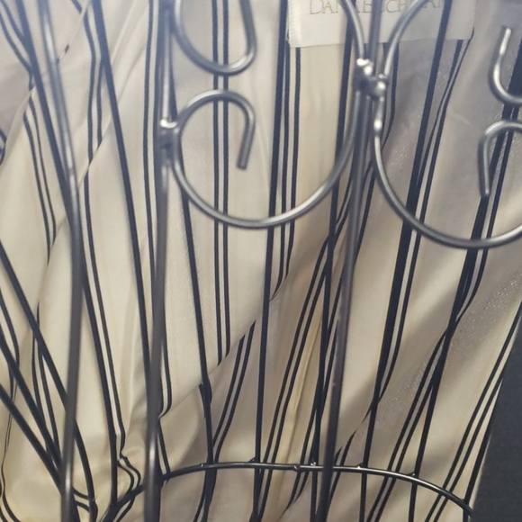 Suit - Picture 4 of 6